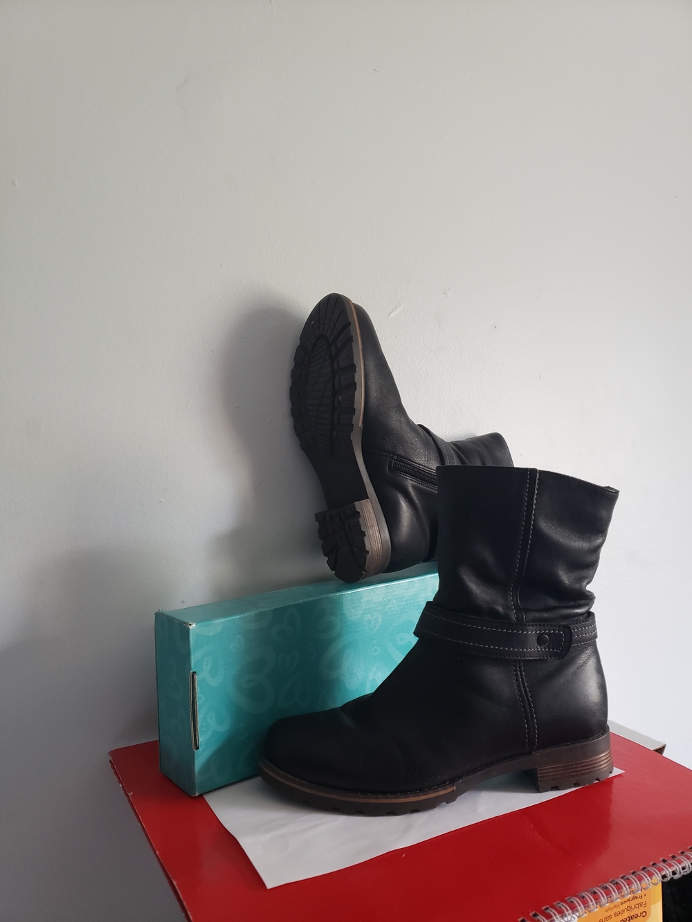 Black Mid Calf Faux Fur Lined Boot with Side Zip 38/Women 7.5us Gentle Wear